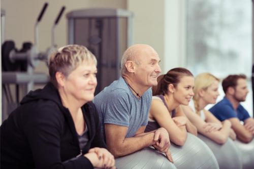 Утренние упражнения для женщин после 50: как вернуть молодость и энергию 05 Утренние упражнения для женщин после 50: как вернуть молодость и энергию 05