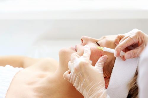 Маска вокруг глаз от морщин. Как убрать морщины вокруг глаз («гусиные лапки») у косметолога 01 Маска вокруг глаз от морщин. Как убрать морщины вокруг глаз («гусиные лапки») у косметолога 01