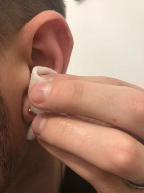 Как ухаживать за пирсингом в первые дни после прокола. Уход за пирсингом 04 Как ухаживать за пирсингом в первые дни после прокола. Уход за пирсингом 04