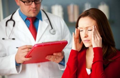 Темнеет в глазах, закладывает уши бросает в пот. Причины головокружения и шума в голове