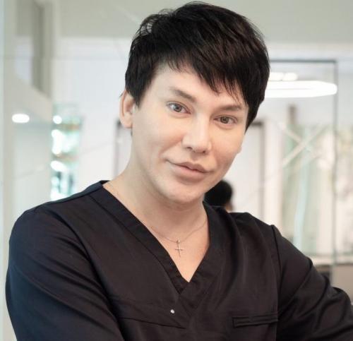 Какие основные риски связаны с пластической хирургией в преклонном возрасте. Хирург рассказал, чем опасны пластические операции для людей зрелого возраста