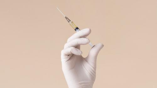 Секреты молодости: как правильно ухаживать за кожей лица после 50 08