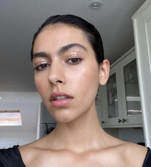 Возможно ли сочетание нескольких процедур для достижения лучшего результата. Мы идеальная пара: какие процедуры для лица сочетать между собой, чтобы добиться вау-эффекта?