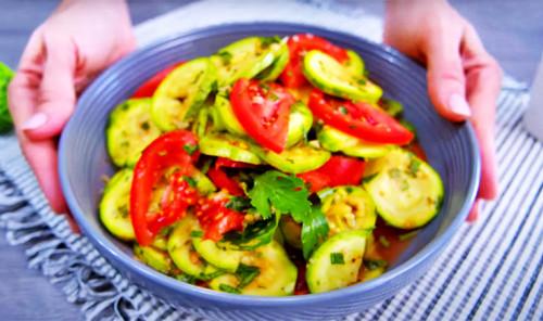 Диетическая цветная капуста с яйцом. Низкокалорийный гарнир из цветной капусты, яиц и лука