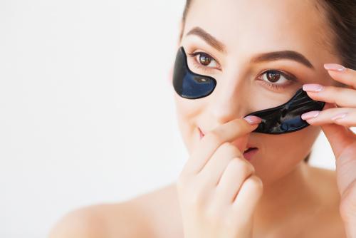 Как укрепить кожу под глазами. Как разгладить морщины под глазами – советы косметолога 01 Как укрепить кожу под глазами. Как разгладить морщины под глазами – советы косметолога 01