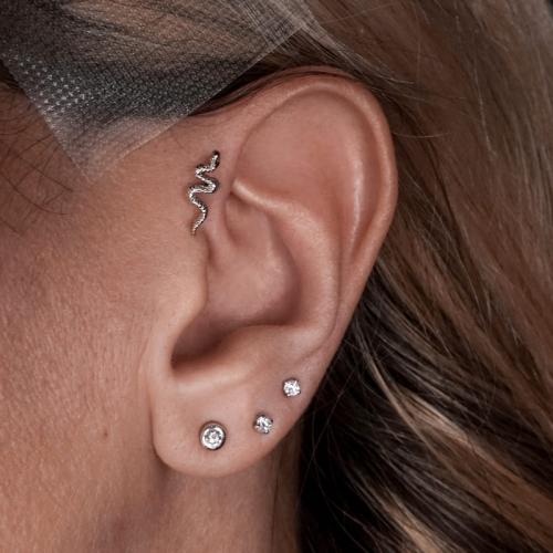 Сколько заживает прокол уха хрящ. Пирсинг уха