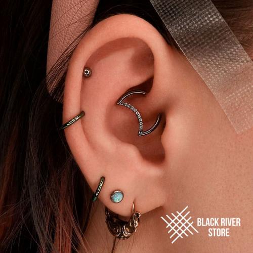 Сколько заживает прокол уха хрящ. Пирсинг уха