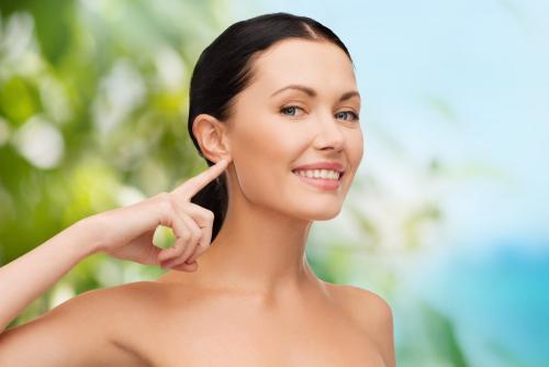 Как защитить уши от попадания воды при мытье головы. Вода в ухе — причина летнего отита