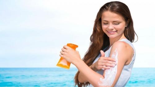 Простота и эффективность: лучшие советы по уходу за кожей и волосами летом 02