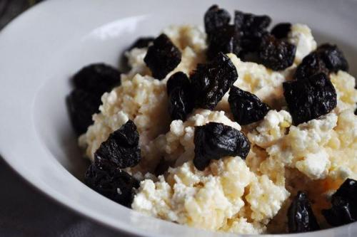 Что можно приготовить из творога на сковороде кроме сырников. Что приготовить из творога: 20 быстрых и вкусных рецептов