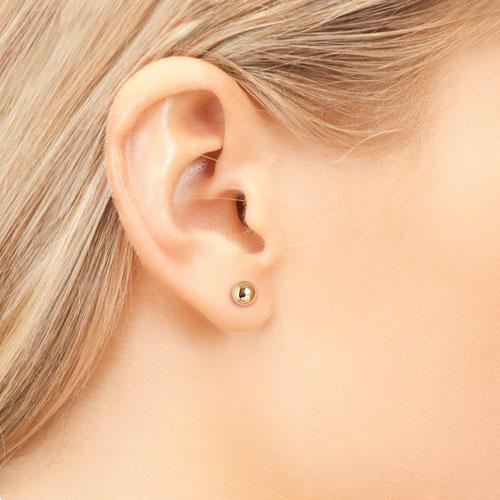 Обработка прокола ушей. Как ухаживать за проколотой мочкой уха 06 Обработка прокола ушей. Как ухаживать за проколотой мочкой уха 06