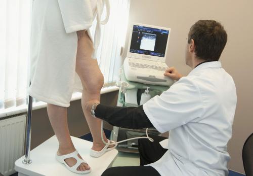 Как избавиться от целлюлита при варикозе.  Нарушение микроциркуляции крови и лимфы 05