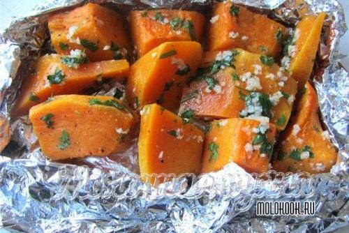 Тыква в духовке с сахаром и сливочным маслом. 