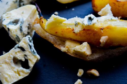 Какие основные различия между голубым сыром и Горгонзолой. Сыры с голубой плесенью