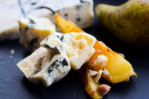 Какие основные различия между голубым сыром и Горгонзолой. Сыры с голубой плесенью