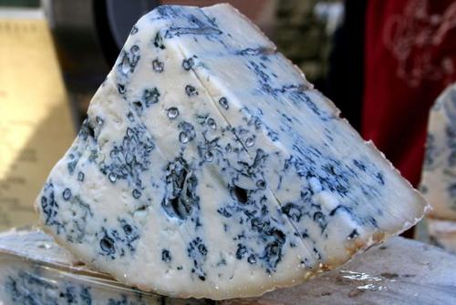 Сыр с плесенью: польза и вред для здоровья 04