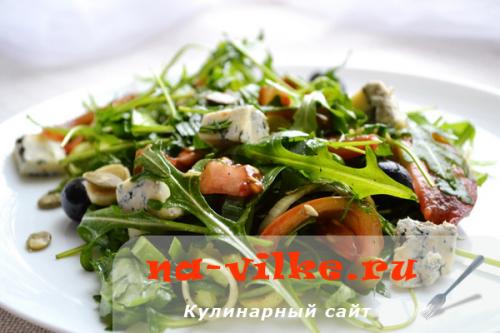 Как использовать Горгонзолу в салатах. Ингредиенты: