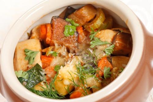 Как приготовить второе блюдо с опятами и мясом. Ингредиенты: