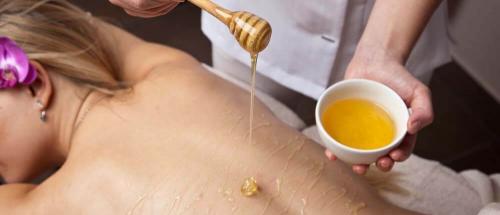 Обертывание медом для похудения живота. Польза антицеллюлитного массажа с медом